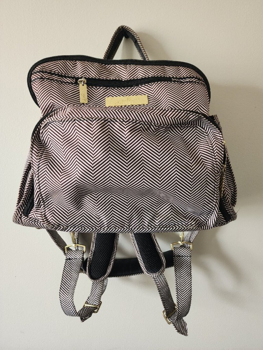 Ju-Ju-Be Be Right Back BRB Backpack Diaper Bag The Commodore Chevron
